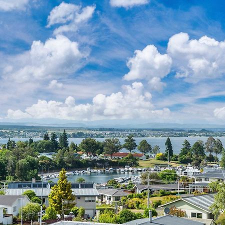 Ngaio Views - Lake Taupo Holiday Home Exterior photo