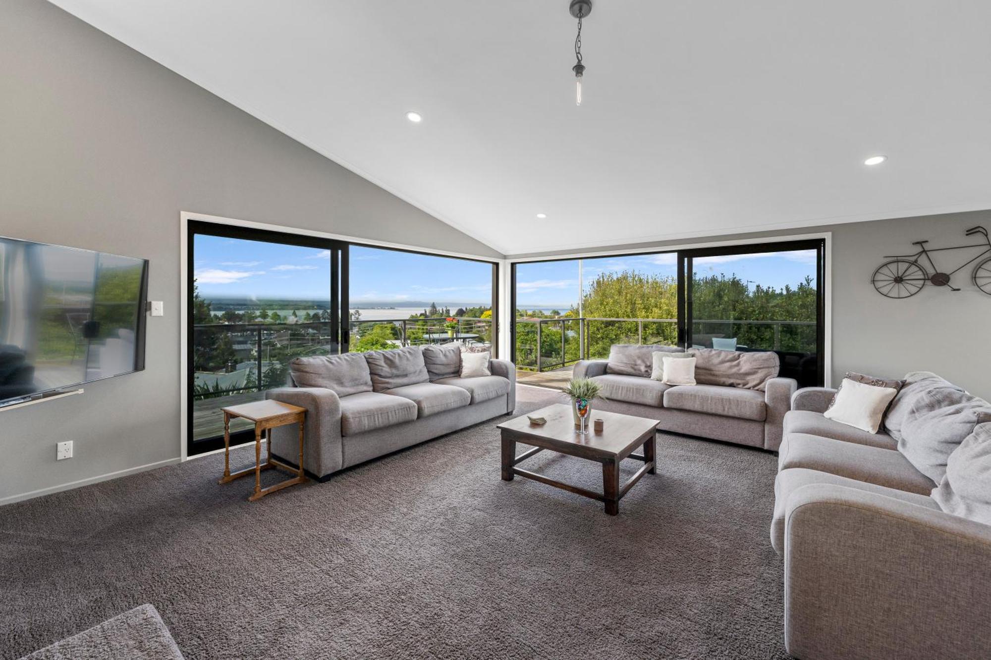 Ngaio Views - Lake Taupo Holiday Home Exterior photo